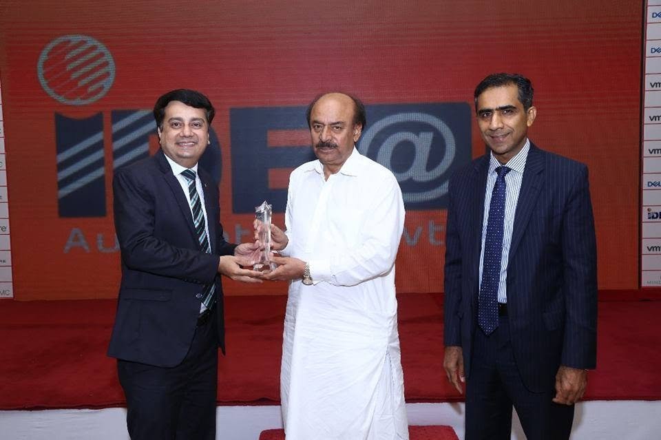 Receiving the Living Legend Excellence Award 2018 from Mr. Nisar Khuhro, Senior Minister for Education, Sindh