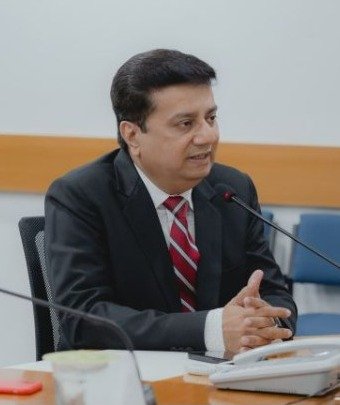 Dr. Imran Batada addressing the myIoBM launch session at IoBM